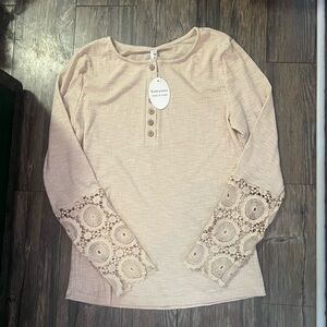 Women’s lace blouse size Large